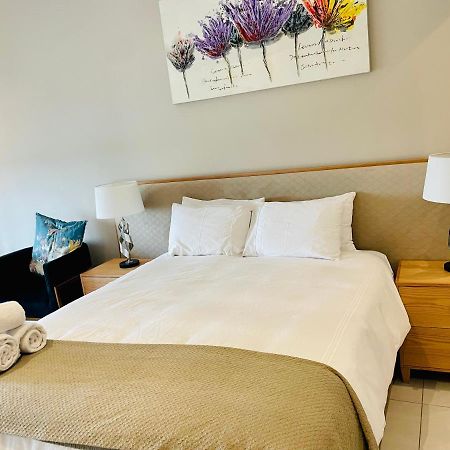 Menlyn Maine Trilogy Hotel Претория Екстериор снимка