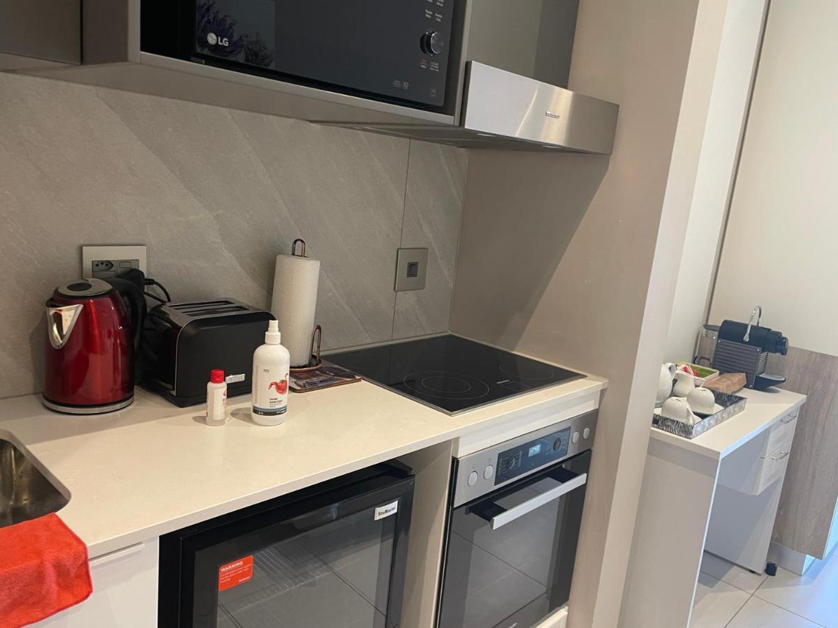 Menlyn Maine Trilogy Hotel Претория Екстериор снимка