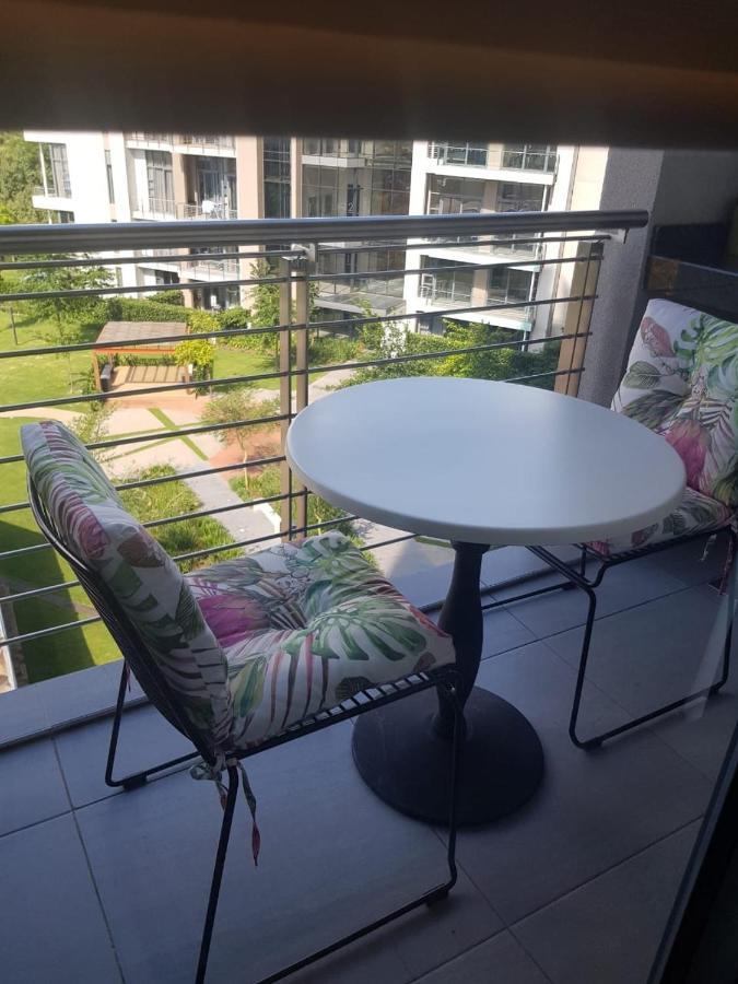 Menlyn Maine Trilogy Hotel Претория Екстериор снимка