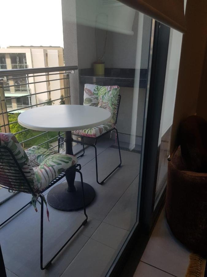 Menlyn Maine Trilogy Hotel Претория Екстериор снимка