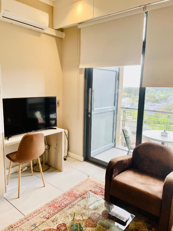 Menlyn Maine Trilogy Hotel Претория Екстериор снимка